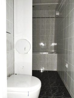 745.jpg